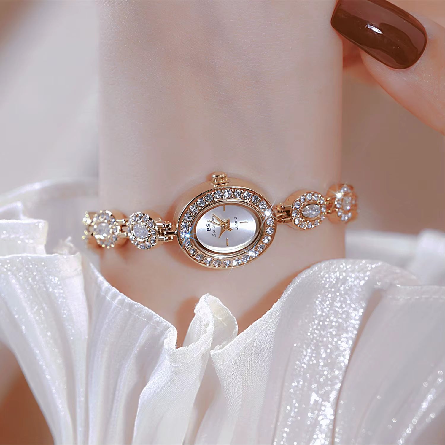 Emeralda Oval Gemstone Bracelet Watch 4