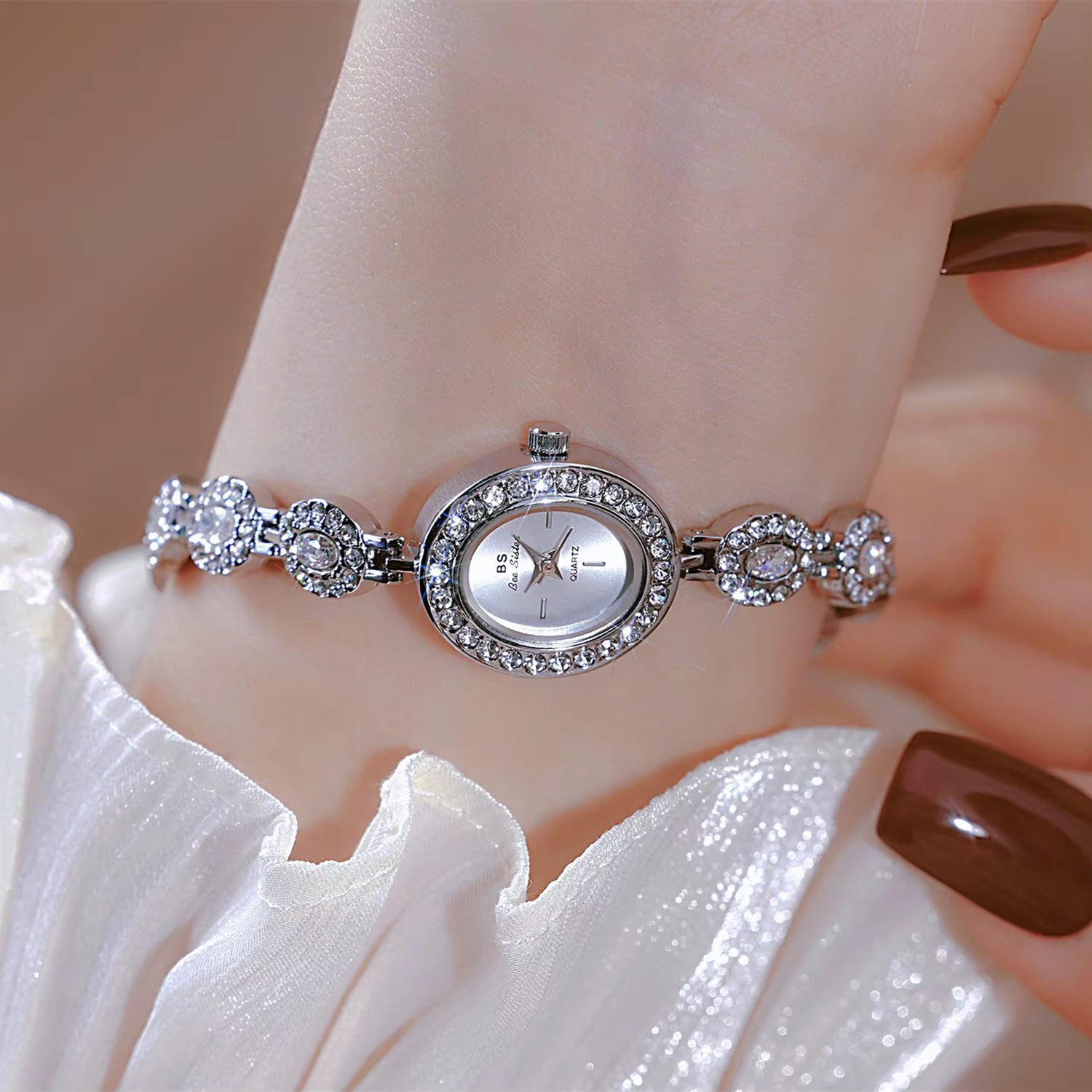Emeralda Oval Gemstone Bracelet Watch 3