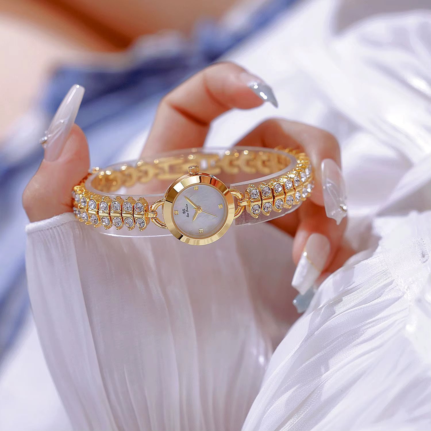 Lunavine Luxury Zircon Watch 3