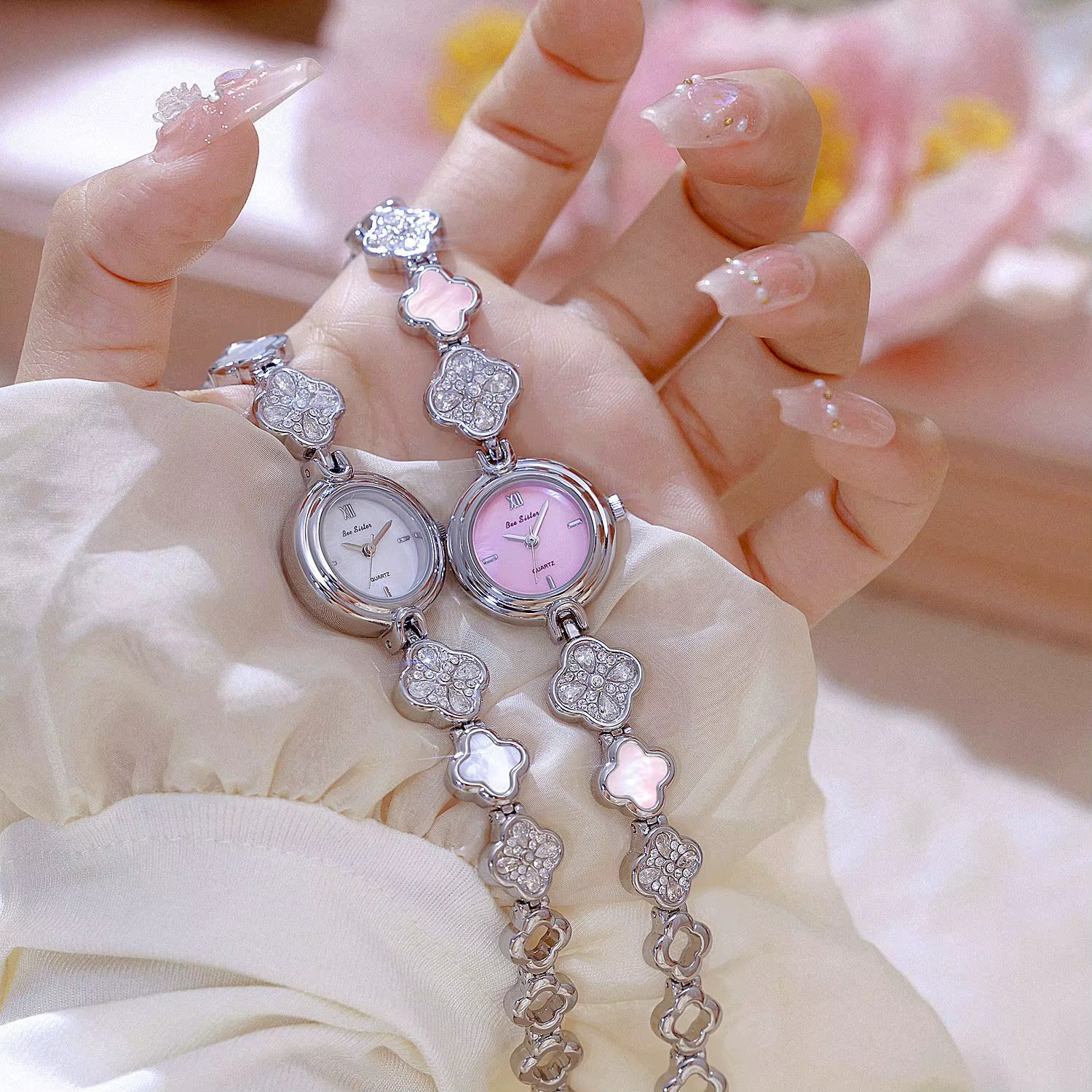 Lunaclover Elegant Crystal Watch 6
