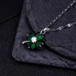 CloverGlow Elegante Vier-Blatt Halskette