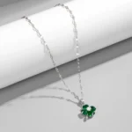CloverGlow Elegante Vier-Blatt Halskette