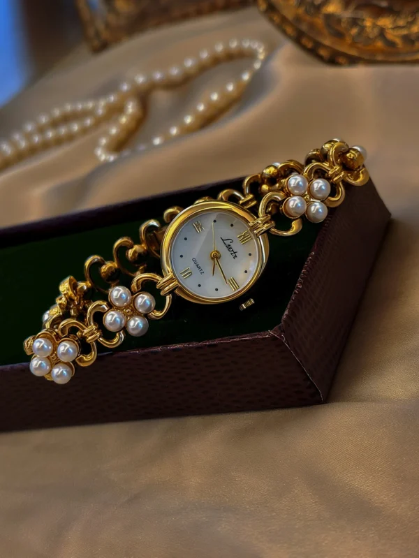 BelleLuxe Elegant Gold Pearl-Inlaid Watch