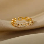 Elara Twist Chain Ring