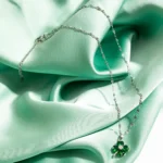 CloverGlow Elegante Vier-Blatt Halskette